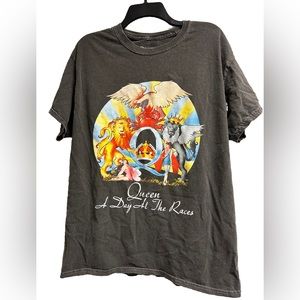 Queen Band Tee